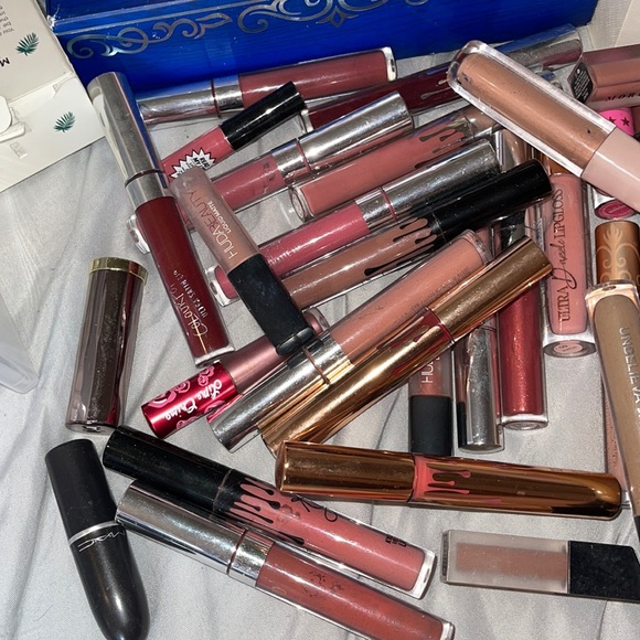 LIPSTICK BUNDLE - Picture 2 of 4